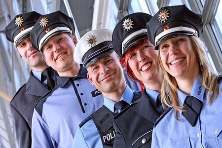 Pilt petitsioonist:mehr Personal im Dienst der Landespolizei