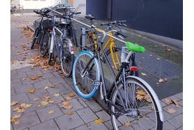 Foto van de petitie:Mehr Zweirad- und Kinderwagenstellplätze in der GAG Rosenhofsiedlung in Bickendorf