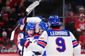 Billede af andragendet: 미국, 캐나다를 4-1로 꺾고 세계 주니어