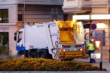 Bild der Petition Müllabfuhr während der Hauptverkehrszeit