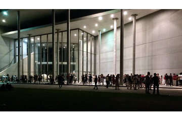 Image of the petition München: Ruhestörungen an Pinakothek der Moderne beenden!