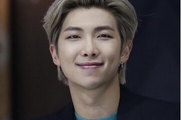 Image of the petition Namjoon is supposed to cover the song *call me maybe* by Carly Rae jepsen