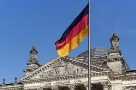 Bild der Petition: Nationalfeiertag 3. Oktober auf nachfolgenden Wochentag schieben,wenn Feiertag auf Sa. / So. liegt