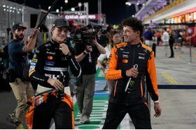 Obraz petycji: 노리스, 피아스트리와 베르스타펜을 돕기 위한 명령 거부, 러셀에게 카타르 폴에서 패배