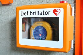 Obrázek petice: Verfügbarkeit von öffentlichen Defibrillatoren (AEDs) verpflichtend