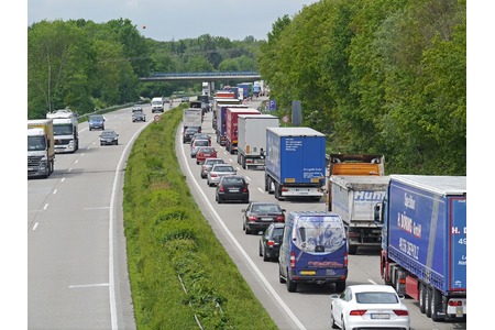 Imagem da petição Pilotprojekt LKW-Überholverbot zu den Stoßzeiten