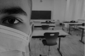 Bild der Petition: Plexiglasscheiben oder Gesichtsvisiere statt Maskenpflicht während des Unterrichts!