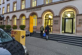 Lūgumraksta attēls: Postfiliale in Frankfurt-Bockenheim erhalten