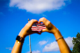 Изображение петиции:Presidents Clinton, Bush, and Obama Call to Defend American Democracy in a Time of Crisis!