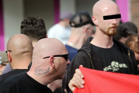 Poza petiției:Rasstisten, Nazis und Rechte ausweisen