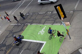 Bild der Petition: Rechtsabbiegen sicher machen für Radfahrer