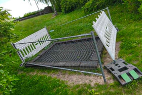 Bild der Petition: Reparatur oder Austausch Trampolin am Kinderspielplatz/Schwimmbad