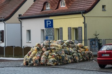 Bild der Petition Rettet die Städte vom Plastikmüll, weg mit den Gelben Säcken!