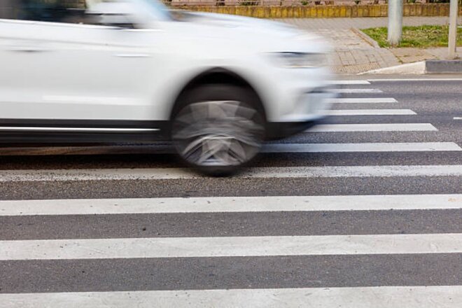 Beeld van die petisie Rettet Leben auf der Venloer Straße  - bevor ein weiteres Kind stirbt