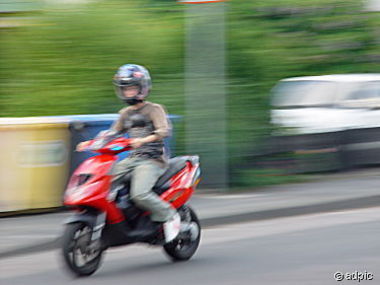 Bild der Petition: Roller fahren ab 15 Jahren 
