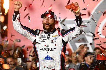 Immagine della petizione Ross Chastain Goes From Worst to 1st