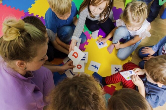 Bild der Petition Rücknahme der Kündigung von Erzieherin Lena (Kita Mäuseburg Berge)