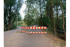 Bilde av begjæringen:Rücknahme der Sperrung der Fuß- und Radweg-Rampen der Weiherfeldbrücke