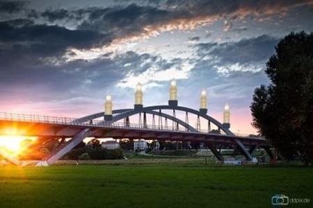 Bilde av begjæringen:Schwibbogen-Beleuchtung auf den Bögen der Waldschlösschenbrücke