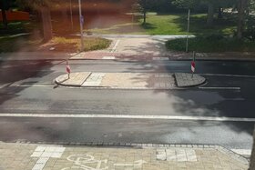 Bild der Petition: Sicherer Verkehr am Krügelpark: Zebrastreifen, Tempo 30 und Verkehrsspiegel auf der Deutenbacher Str
