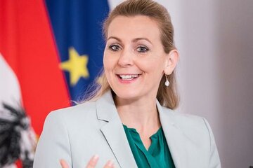Bilde av begjæringen Sofortiger Rücktritt der Ministerin Aschbacher
