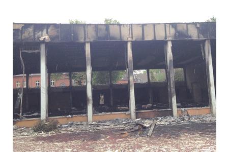 Foto e peticionit:Sofortiger Wiederaufbau der abgebrannten Turnhalle der Gemeinschaftsgrundschule Ottostr. 86
