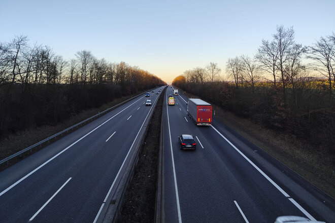 Peticijos vaizdas Sofortiges LKW-Überholverbot und 80 km/h für LKWs nachts auf der A49 zwischen Wabern und Neuental