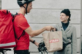 Picture of the petition:Sunday sale for delivery service STASH