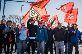 Изображение петиции: Stopp JETZT den Kahlschlag! Keine Axt an Arbeitsplätze, Sozialstaat und Zukunft!