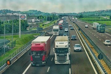Bild der Petition Strassenverkehr - massive Erhöhung von LKW Autobahngebühren und Bussgeldern