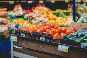Pilt petitsioonist:Supermärkte sollen nicht verkaufte Lebensmittel spenden!