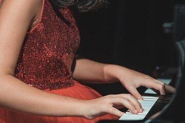 Image of the petition Talent braucht Begleitung – Unterstützt Arya Su Gülençs musikalischen Weg
