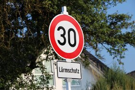 Peticijos paveikslėlis: Tempo 30 ab 22 Uhr bis 6 Uhr/Fester Blitzer Hauptstraße Barsbüttel