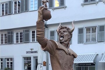 Image of the petition Removal of the devils sculpture in Esslingen's town hall square