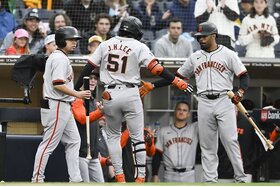 Դիմումի պատկերը՝ This is MLB's first home run ceremony Lee Jung-hoo got a beer shower