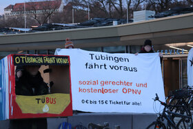 Slika peticije:Tübingen fährt voraus: Bezahlbarer Nahverkehr & gute Arbeitsbedingungen für Busfahrer*innen!