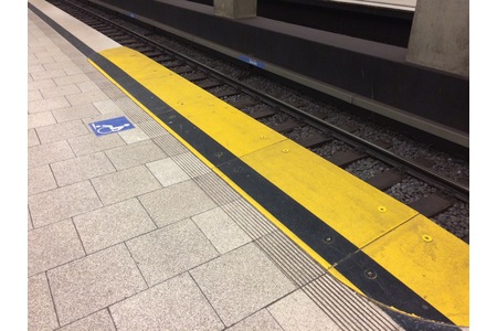 Bilde av begjæringen:U Bahn München auch für Rollstuhlfahrer zugänglich machen