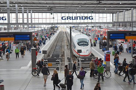 Foto da petição:Umsteigen im Münchner Hauptbahnhof leichter machen – Bau einer zusätzlichen Bahnsteigverbindung