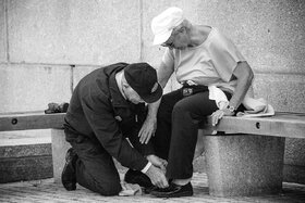 Bild der Petition: Umverteilung der Steuern zur Unterstützung pflegebedürftiger Menschen.