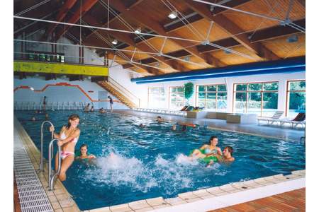 Bild på petitionen:Unser Schwimmbad soll erhalten bleiben. Keine Schließung des Hallenbades Gottsdorf