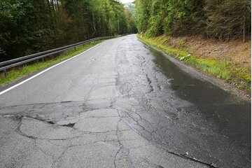 Bild der Petition Unzumutbarer, kaputter Straßenabschnitt