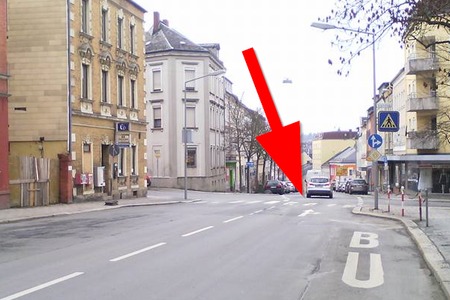 Foto van de petitie:Verbesserung Fußgänger-Überweg Leimitzer Str./Jaspisstein (Fabrikzeilen-Umleitung durchs "Vertl")