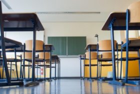 Bild der Petition: Verlängerung der Schulschließungen und späteres Abitur in Bayern