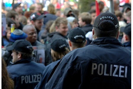 Bild der Petition: Verletzte Polizisten/-innen des G20-Einsatzes und ihre Familienangehörige in die Elbphilharmonie