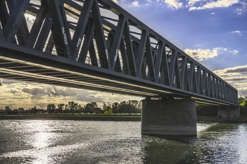 Bild der Petition Volksfest auf der Rheinbrücke!