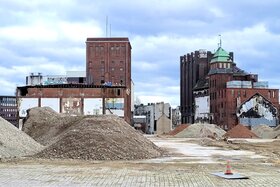 Picture of the petition:Weg mit dem Bauschutt auf dem Holstenareal!