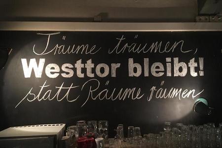 Φωτογραφία της αναφοράς:westtor bleibt! Kultursterben in der Provinz verhindern