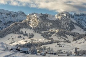 Bild der Petition: Winter ist nicht Sommer: Faire Parkplatzgebühren für den Wintersport!