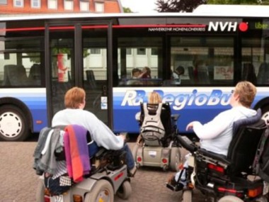 Foto van de petitie:Wir fordern Barrierefreiheit bei der Einführung der Fernbuslinien - Mobilität ist Menschenrecht