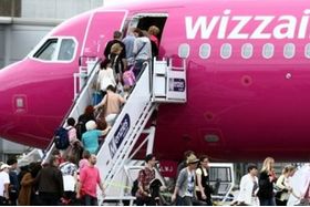 Picture of the petition:Wizzair to waive change fees for bookings due to COVID-19